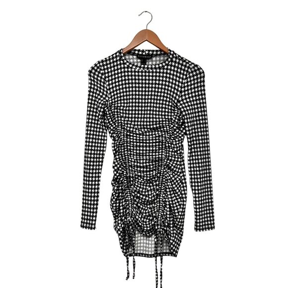 Revamped Dresses & Skirts - Revamped Women’s Edgy Mod Houndstooth Black and White Mini Dress Size Small